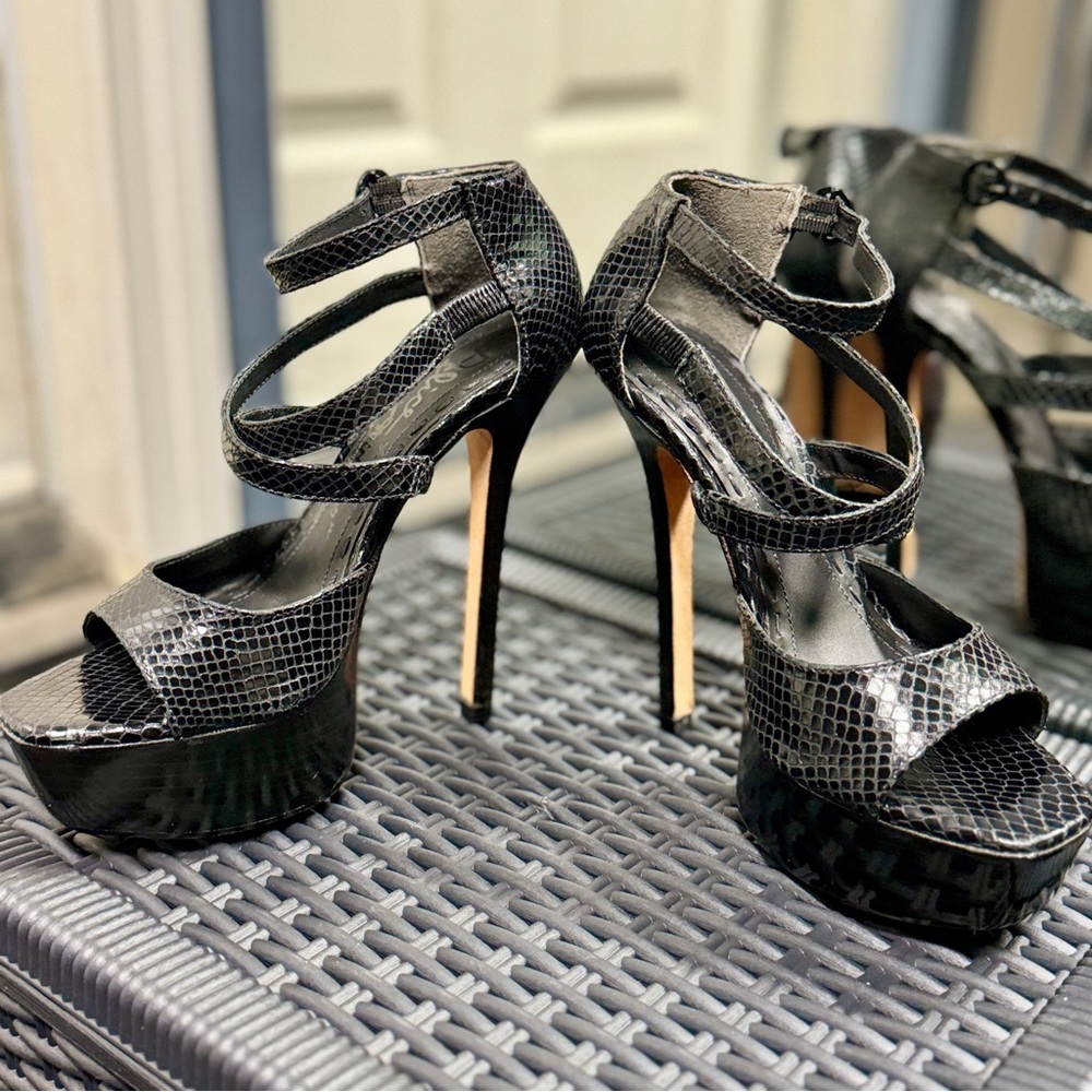 Alice + Olivia Black Heels